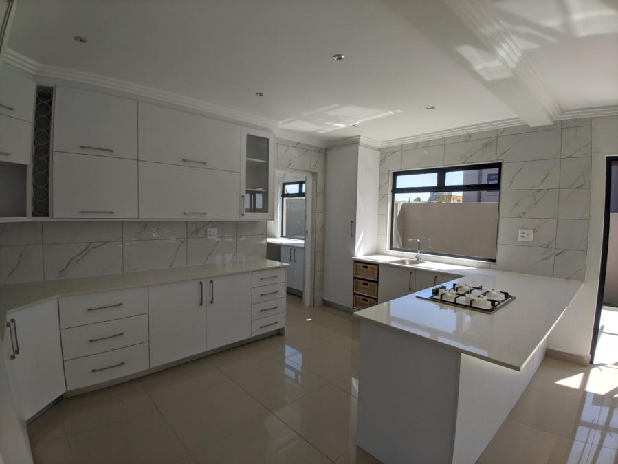 4 Bedroom Property for Sale in Kidds Beach Eastern Cape